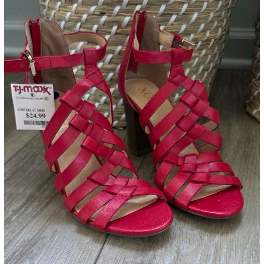 XOXO Red Gladiator Sandals Womens Size 8.5 Block Heel Ankle Strap Zip Back New